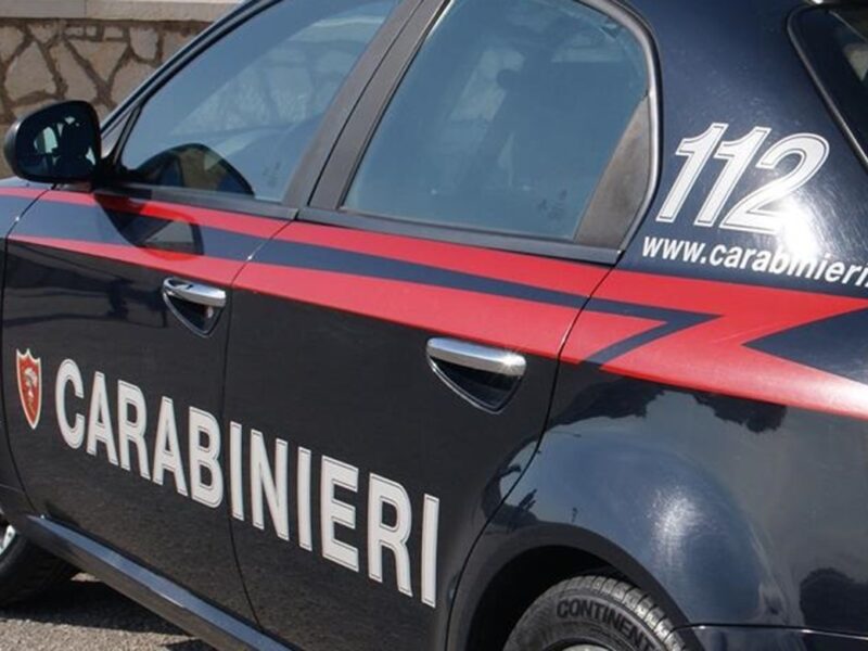 Chiedevano tassi usurai al 100%, i Carabinieri ne arrestano 15