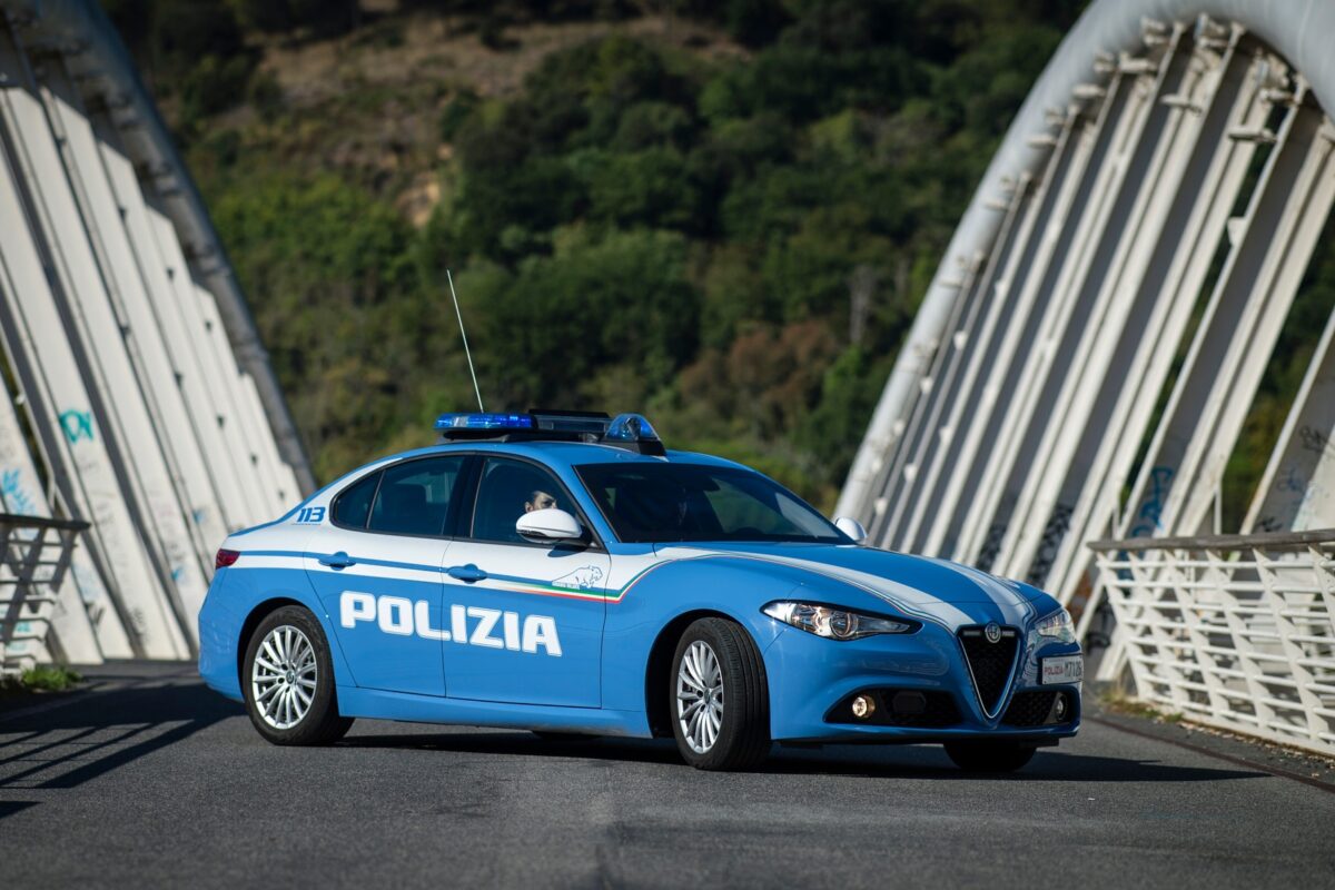 Polizia, vasta operazione tra Napoli, Avellino e la provincia di Roma