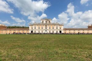 Nella Reggia borbonica la finale del Concorso internazionale “Cuore d’Oro” con Nicoletta Mantovani