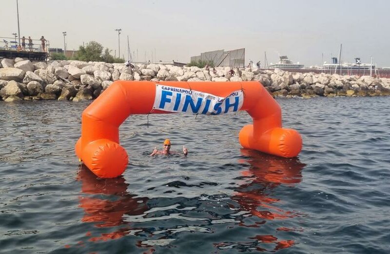 Nuoto di fondo, al francese Bermond la prima Capri-Napoli open