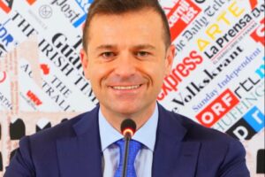 In galera Massimo Coppola, sindaco di Sorrento: tutti mariuoli quando vanno a governare!