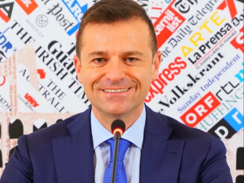 In galera Massimo Coppola, sindaco di Sorrento: tutti mariuoli quando vanno a governare!