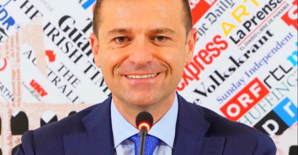 In galera Massimo Coppola, sindaco di Sorrento: tutti mariuoli quando vanno a governare!