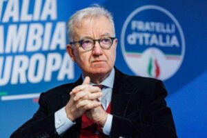 Il sottosegretario Mantovano nella Terra dei fuochi: farà un punto sul contrasto al fenomeno