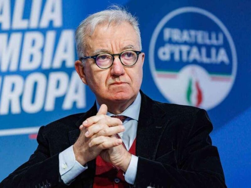 Il sottosegretario Mantovano nella Terra dei fuochi: farà un punto sul contrasto al fenomeno