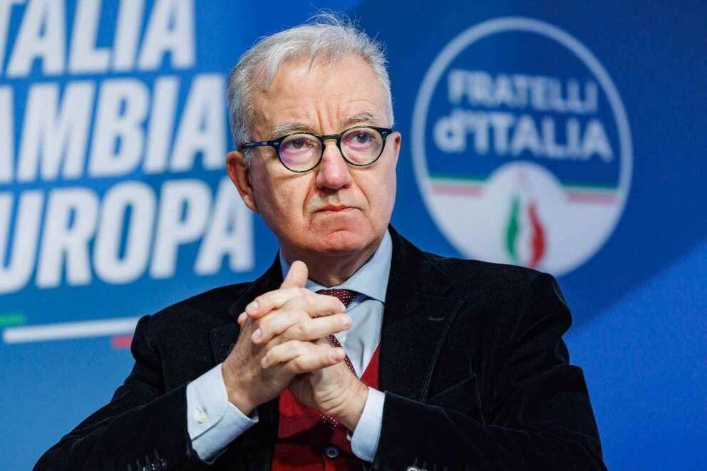 Il sottosegretario Mantovano nella Terra dei fuochi: farà un punto sul contrasto al fenomeno