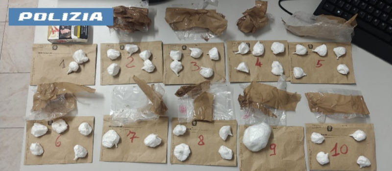 Droga shop a Ischia: fermato dalla Polizia, nello scooter aveva dosi di cocaina