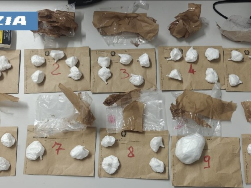 Droga shop a Ischia: fermato dalla Polizia, nello scooter aveva dosi di cocaina